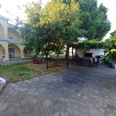 Отель Porto Vistonis Lagos Экстерьер фото