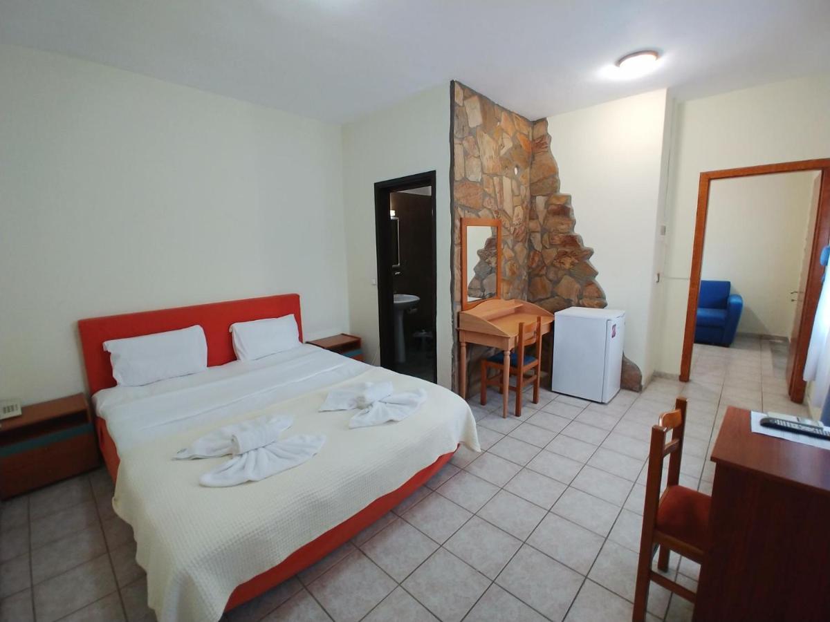 Отель Porto Vistonis Lagos Экстерьер фото