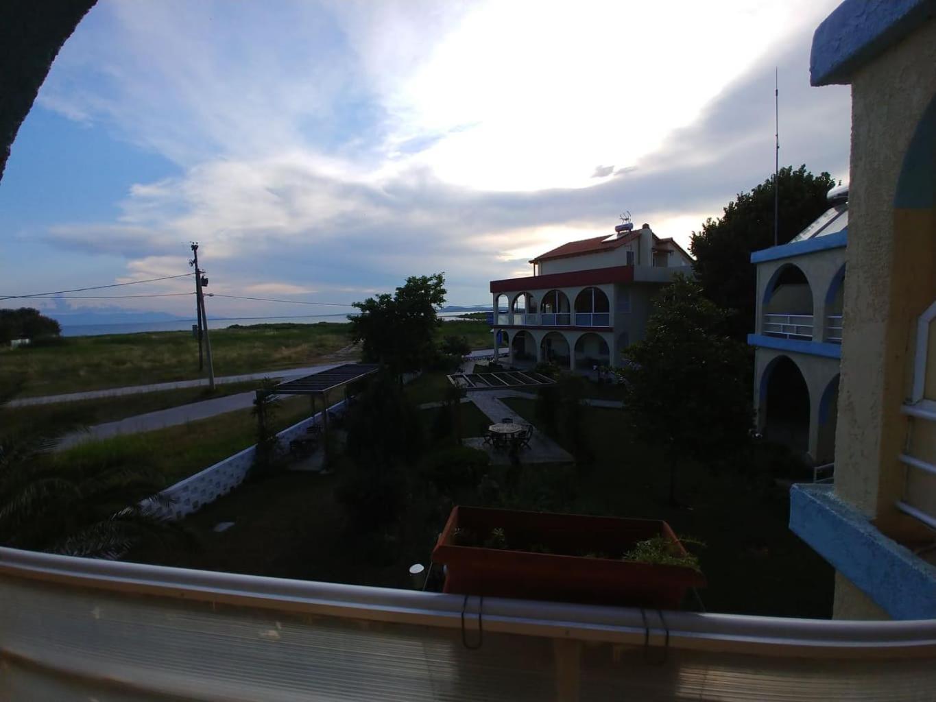 Отель Porto Vistonis Lagos Экстерьер фото
